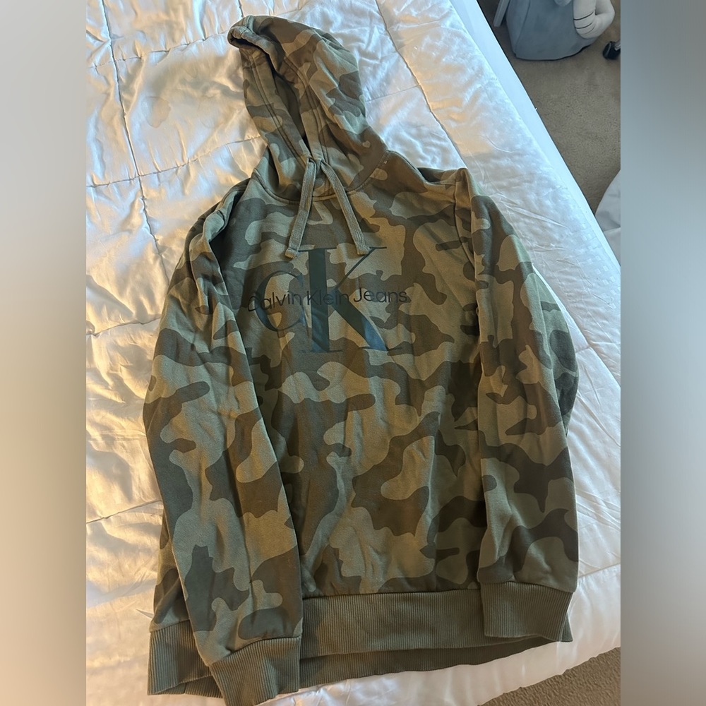 Calvin Klein Camo Sweatshirt.